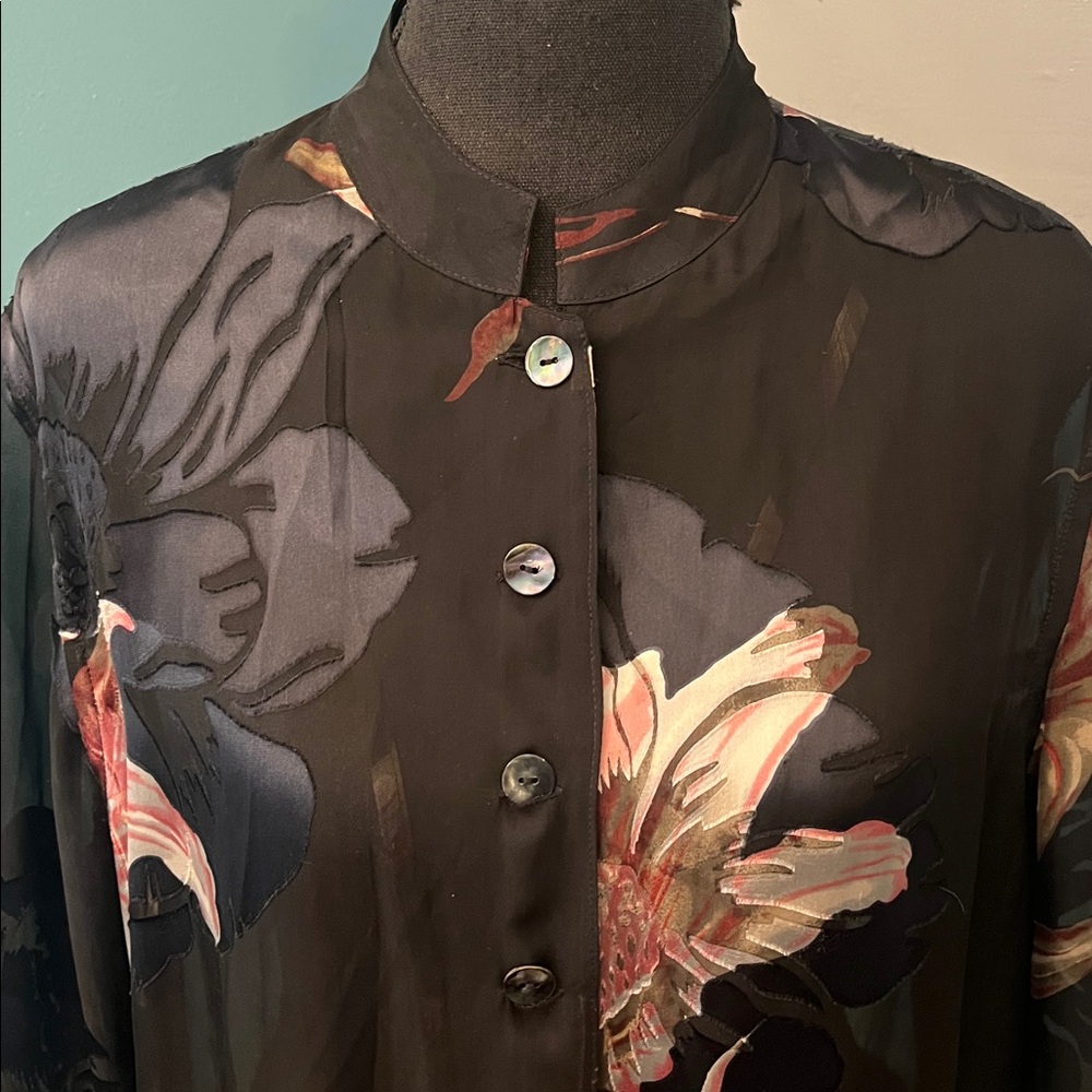 Chico's Floral Button-Down Burnout Velvet Sheer Blouse Size One (Medium) - Picture 2 of 12